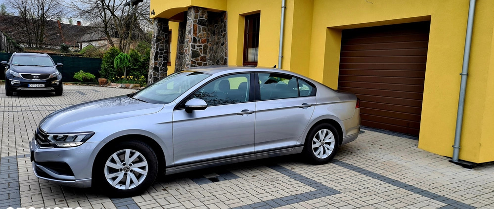 Volkswagen Passat cena 108000 przebieg: 59000, rok produkcji 2020 z Strzelin małe 56